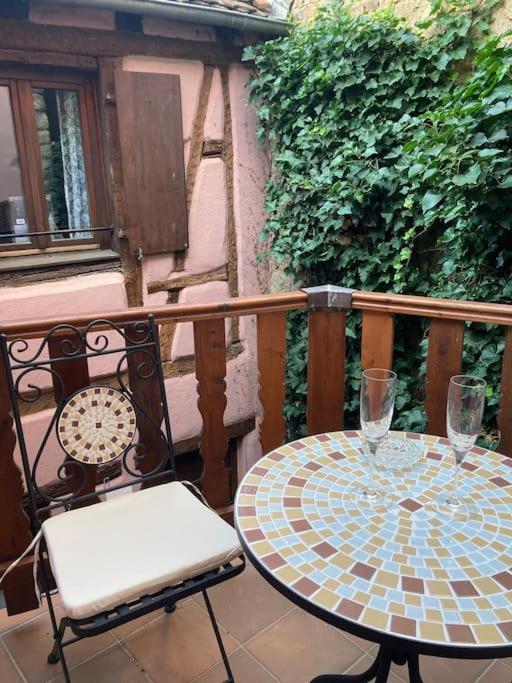 La Sorciere In A Typical Alsatian House Apartment Rouffach Luaran gambar