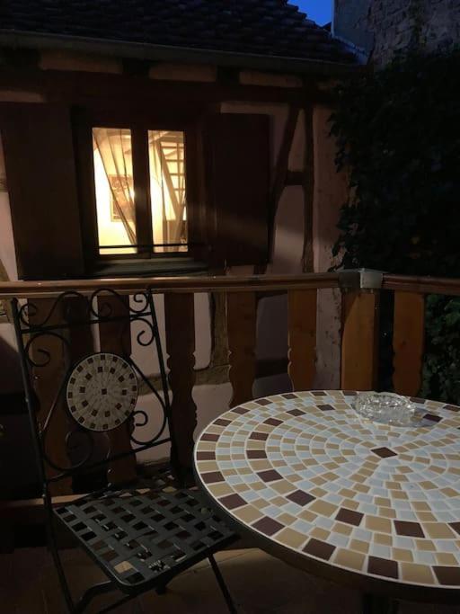 La Sorciere In A Typical Alsatian House Apartment Rouffach Luaran gambar